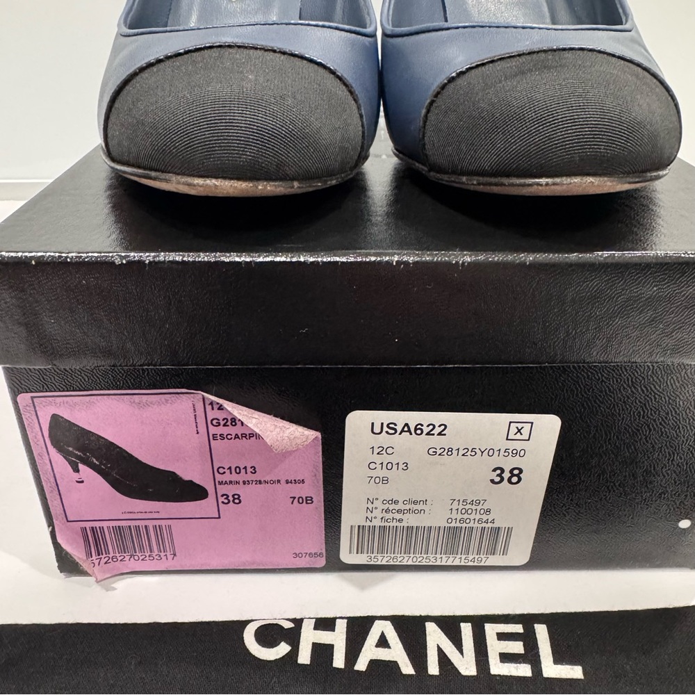 CHANEL Cruise 2012 Collection Cap Toe Pumps Navy Black 38 GUC - Picture 2 of 15